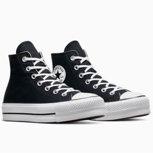 Women’s platform black white converse size 8